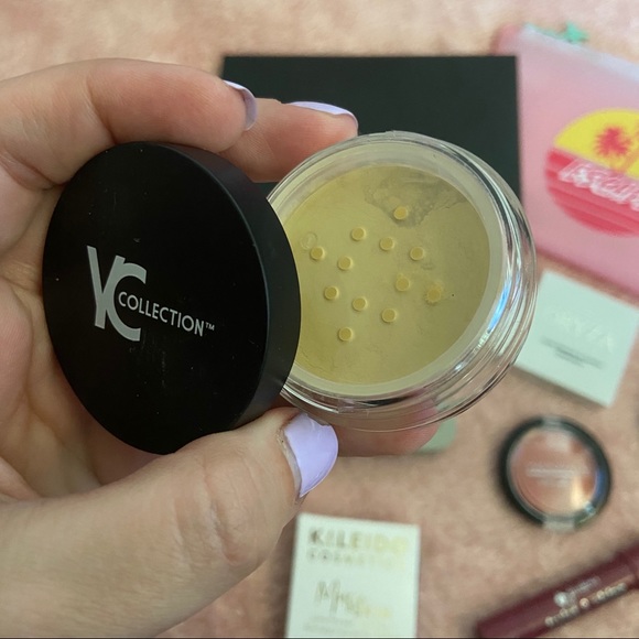 MAKEUP Bundle - Picture 7 of 12